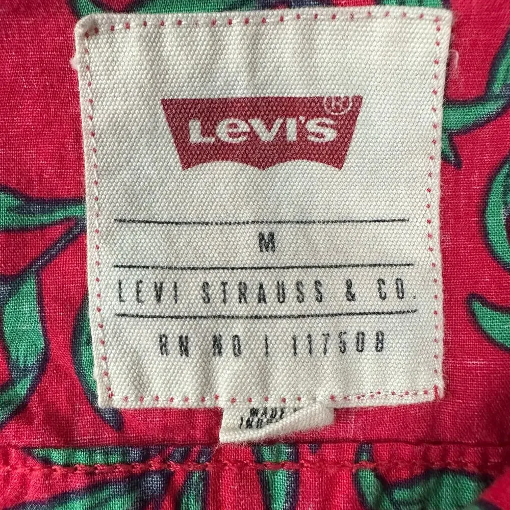 Levis levis red
